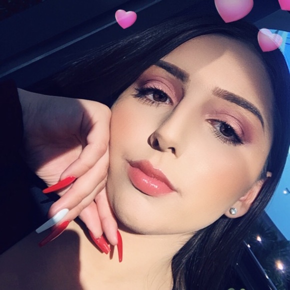 Meet the Posher Other - Meet your Posher, Emily